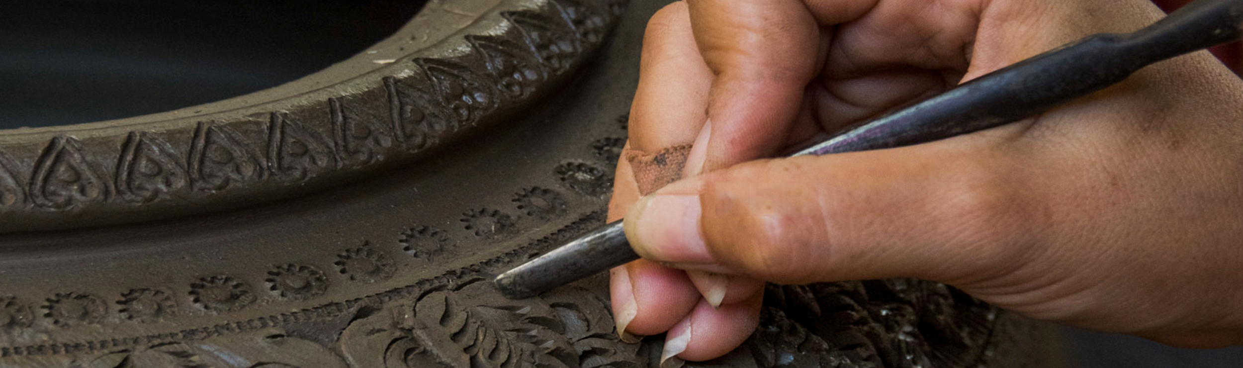 Eine Reise von eintausend Meilen beginnt mit dem ersten Schritt. Boutique DMC in Indien